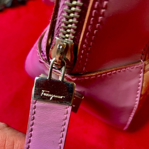 SALVATORE FERRAGAMO LAVENDER GANCINI SHOULDER BAG/PURSE - Picture 3 of 15